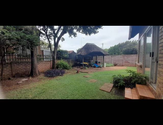 2 BEDROOM TOWNHOUSE FOR SALE IN CELTISDAL